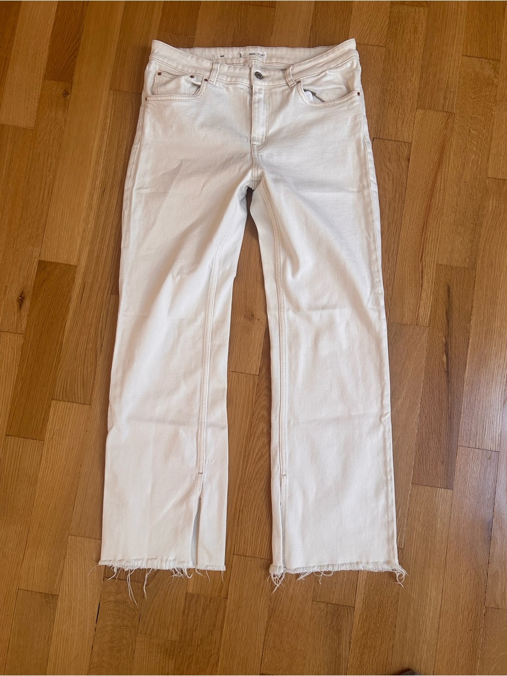 Mango Cream Straight-Leg Jeans with Raw Split Hem